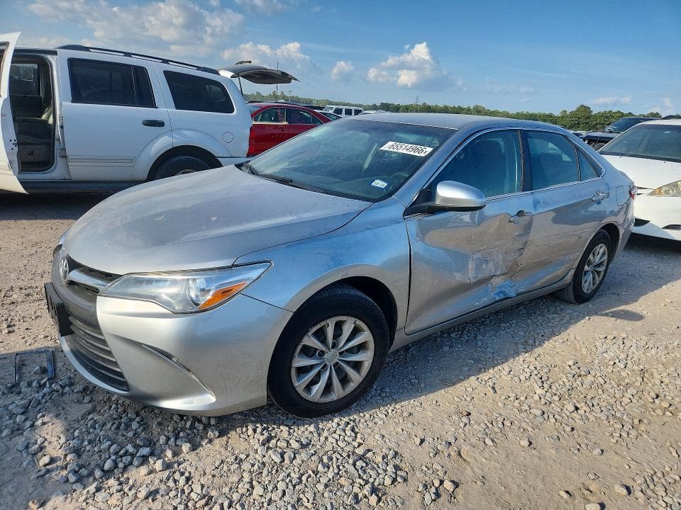 2017 TOYOTA CAMRY LE - 1