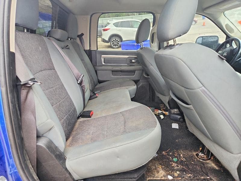 2019 RAM 1500 CLASSIC SLT 10