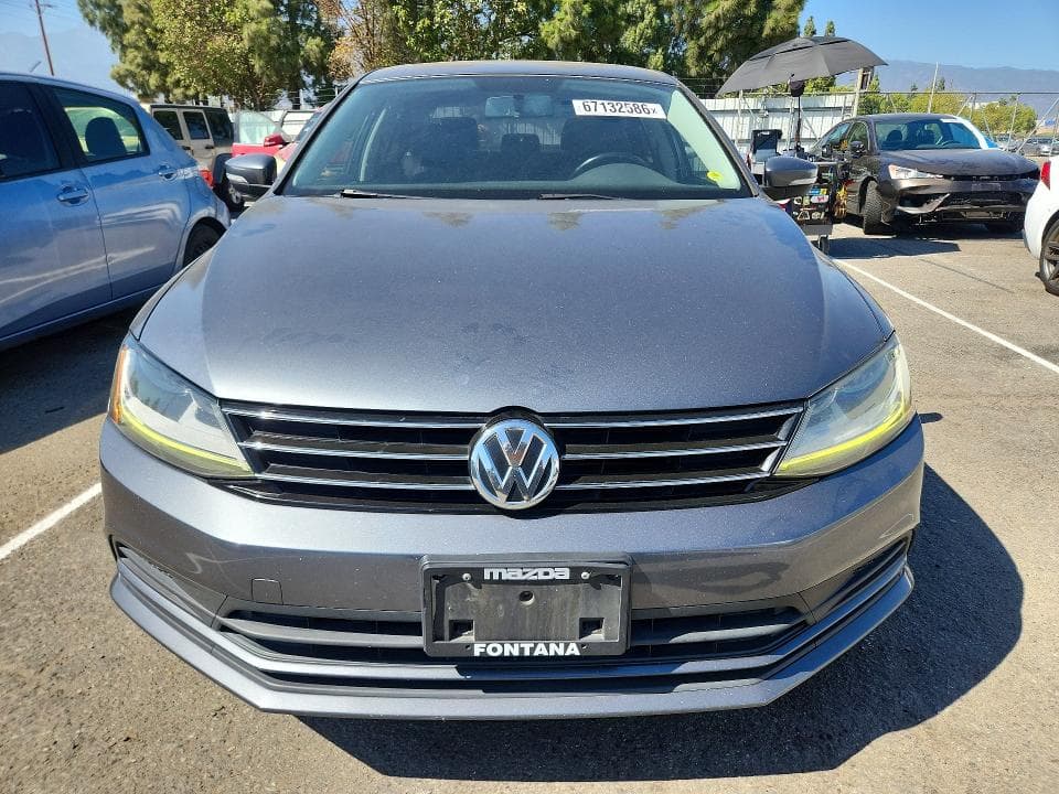 2017 VOLKSWAGEN JETTA SE 5