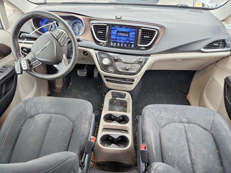 2017 CHRYSLER PACIFICA TOURING 8