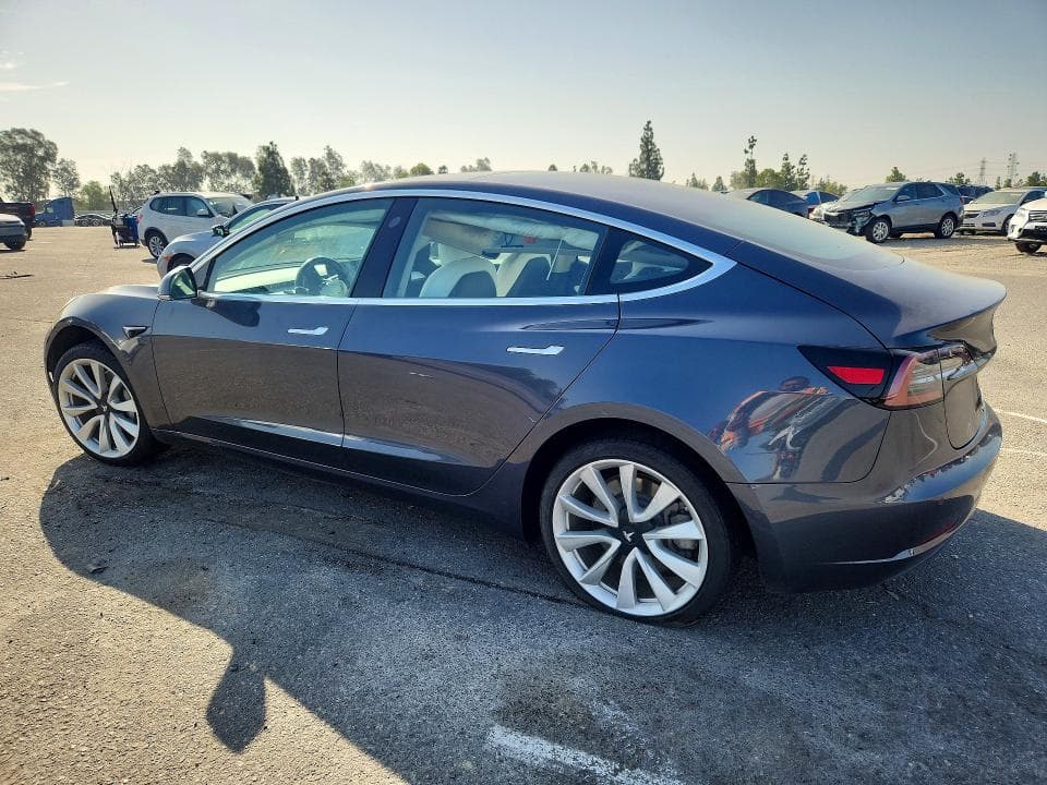 2018 TESLA MODEL 3 2