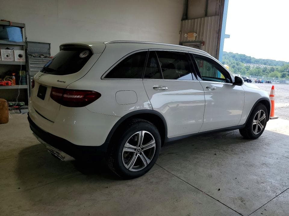 2018 MERCEDES-BENZ GLC 300 4MATIC 3