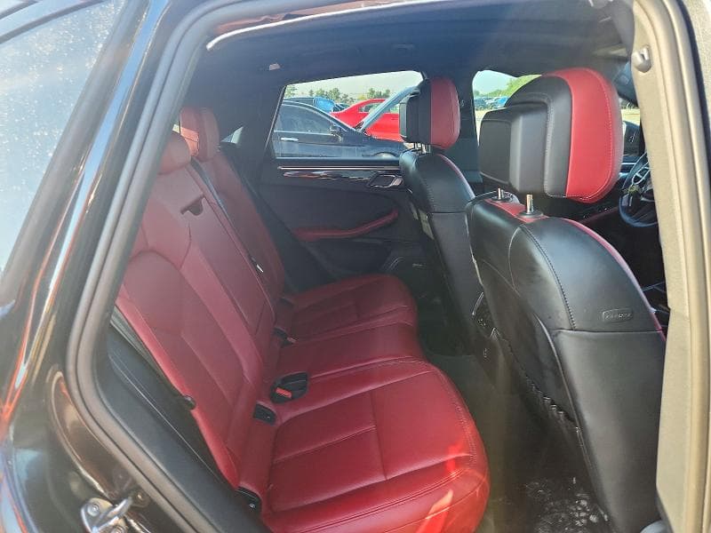2024 PORSCHE MACAN BASE/T 11