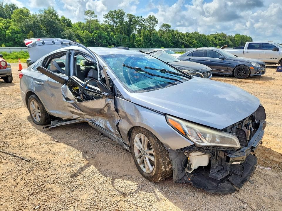 2017 HYUNDAI SONATA SE 4
