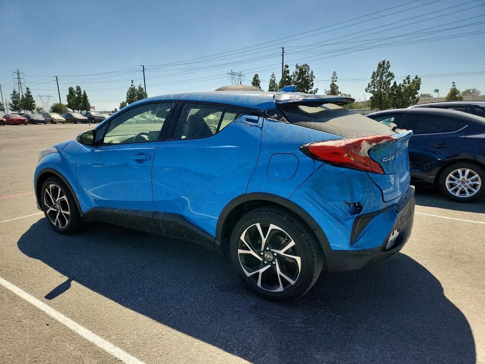 2019 TOYOTA C-HR XLE 2