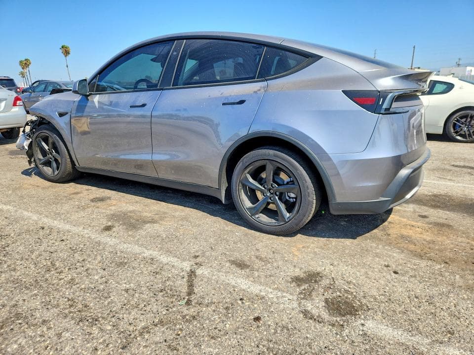 2026 TESLA MODEL Y 2