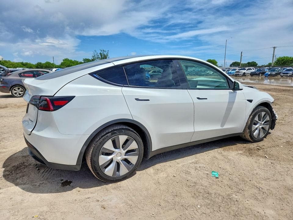 2023 TESLA MODEL Y 3
