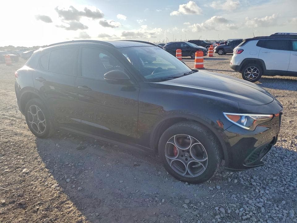 2023 ALFA ROMEO STELVIO SPRINT 4