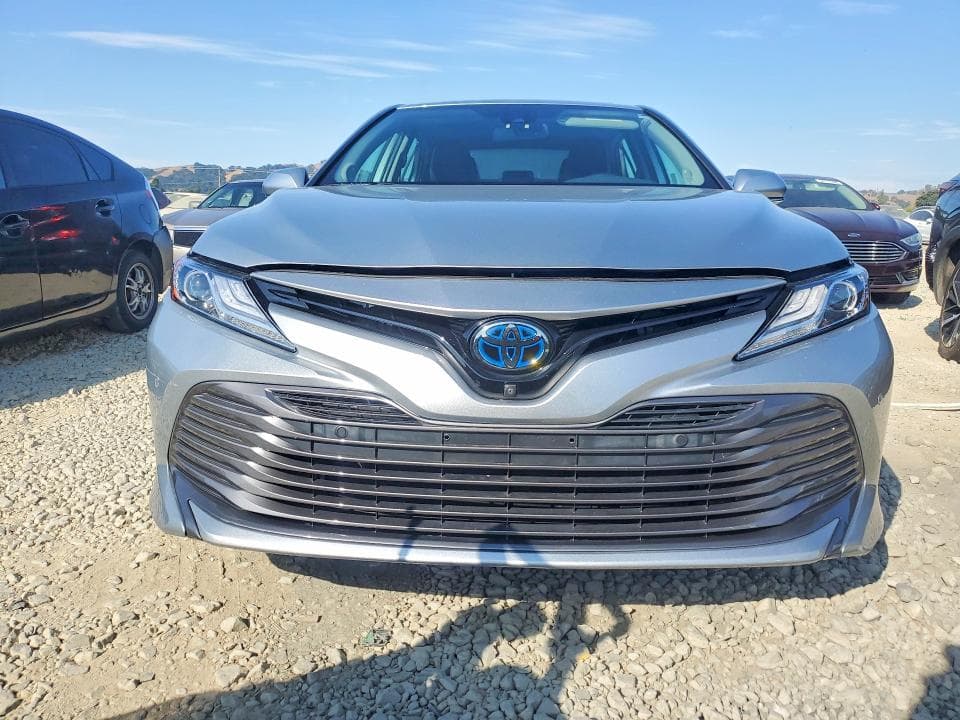 2019 TOYOTA CAMRY HYBRID XLE 5