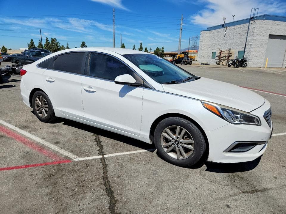 2017 HYUNDAI SONATA SE 4