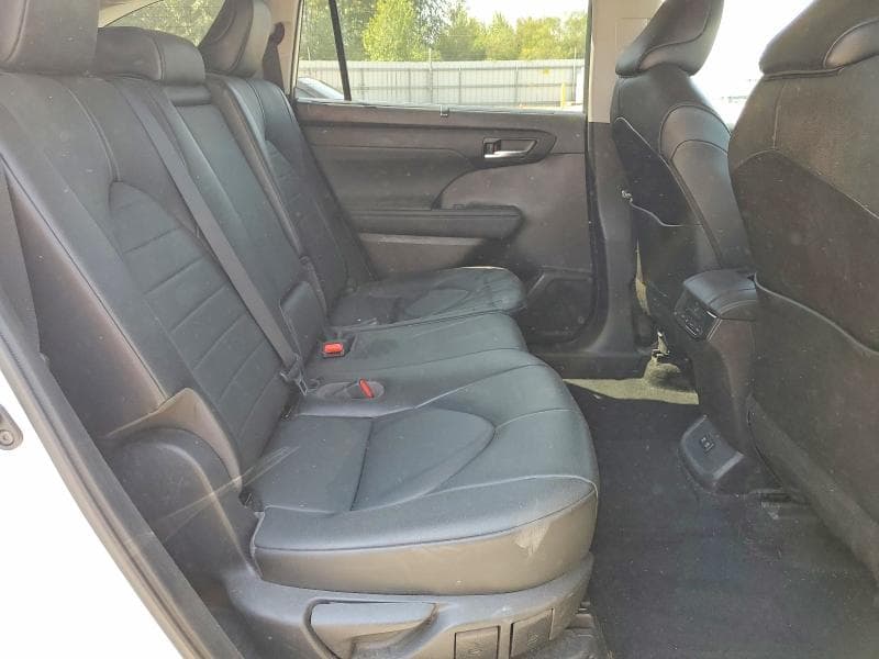 2021 TOYOTA HIGHLANDER HYBRID XLE 11