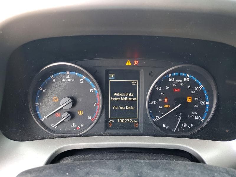 2017 TOYOTA RAV4 XLE 9