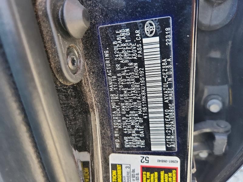 2019 TOYOTA CAMRY SE 13
