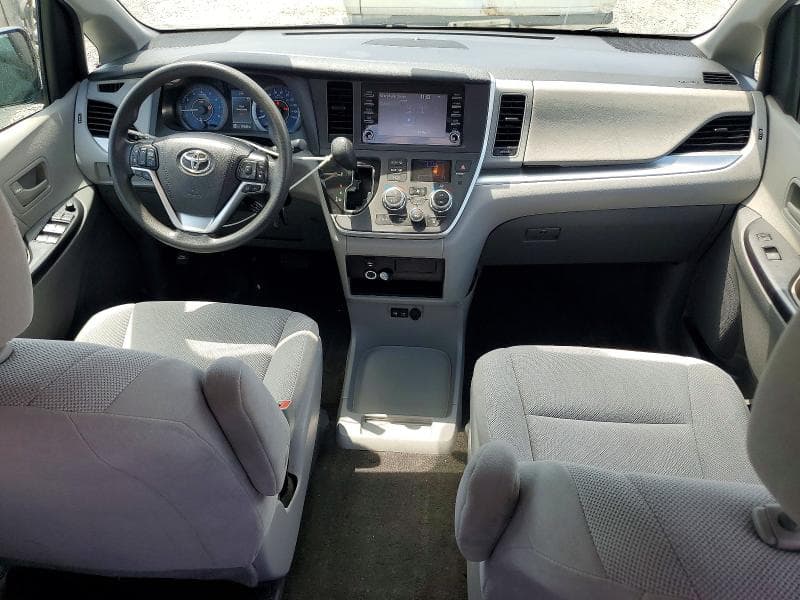 2020 TOYOTA SIENNA L 8