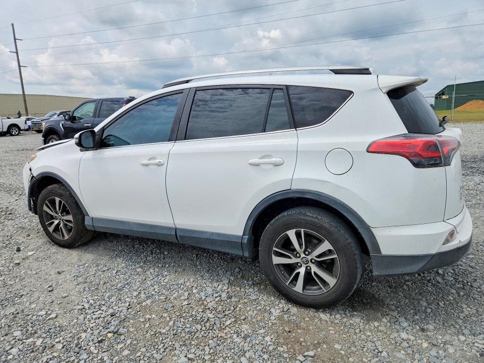 2018 TOYOTA RAV4 XLE 2