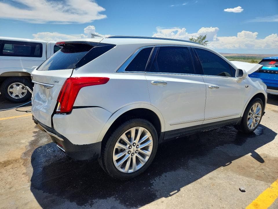 2017 CADILLAC XT5 PLATINUM 3