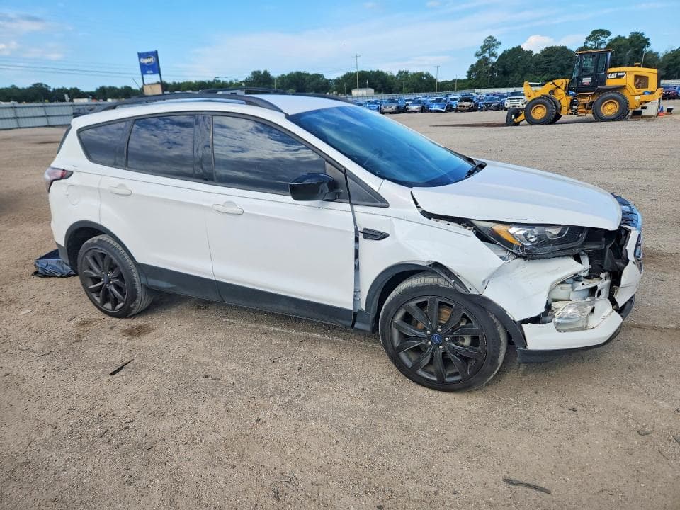 2018 FORD ESCAPE SE 4