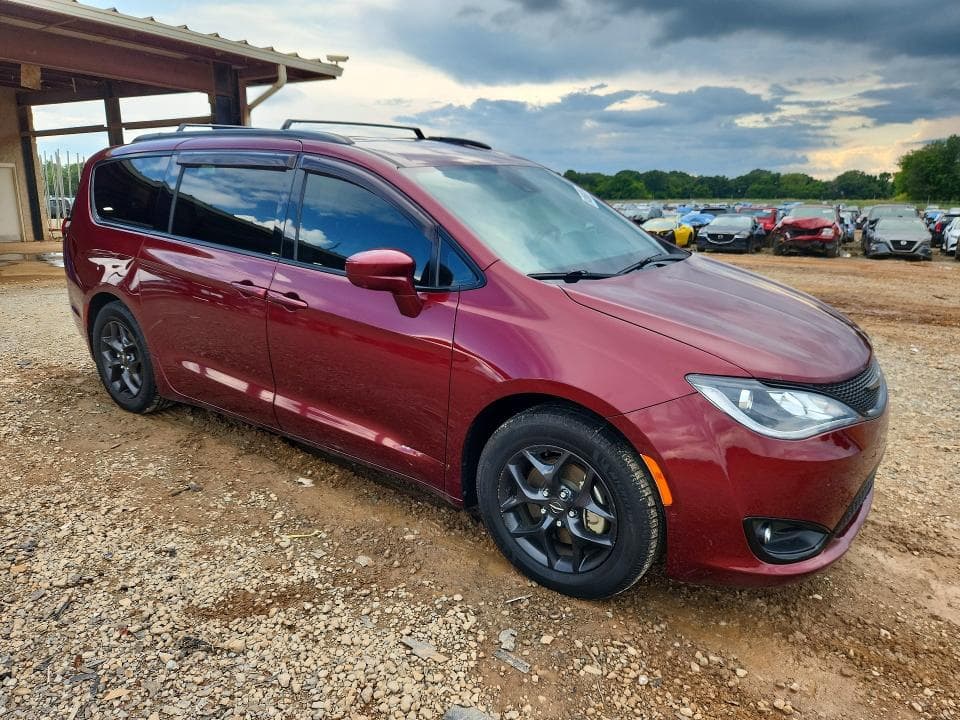 2019 CHRYSLER PACIFICA TOURING L 4