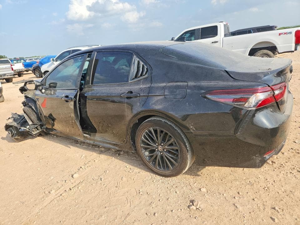 2022 TOYOTA CAMRY SE NIGHTSHADE 2