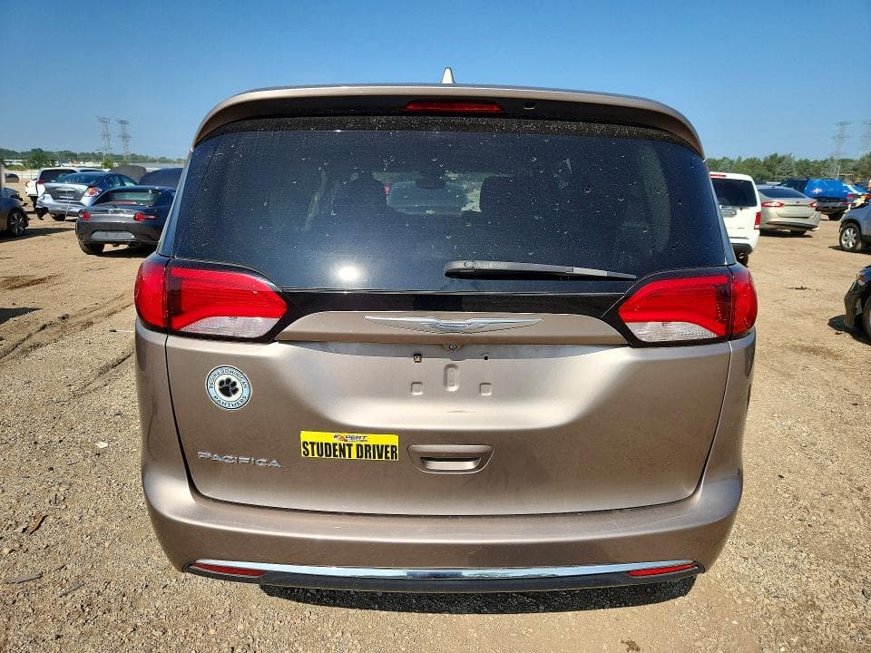 2017 CHRYSLER PACIFICA TOURING L 6