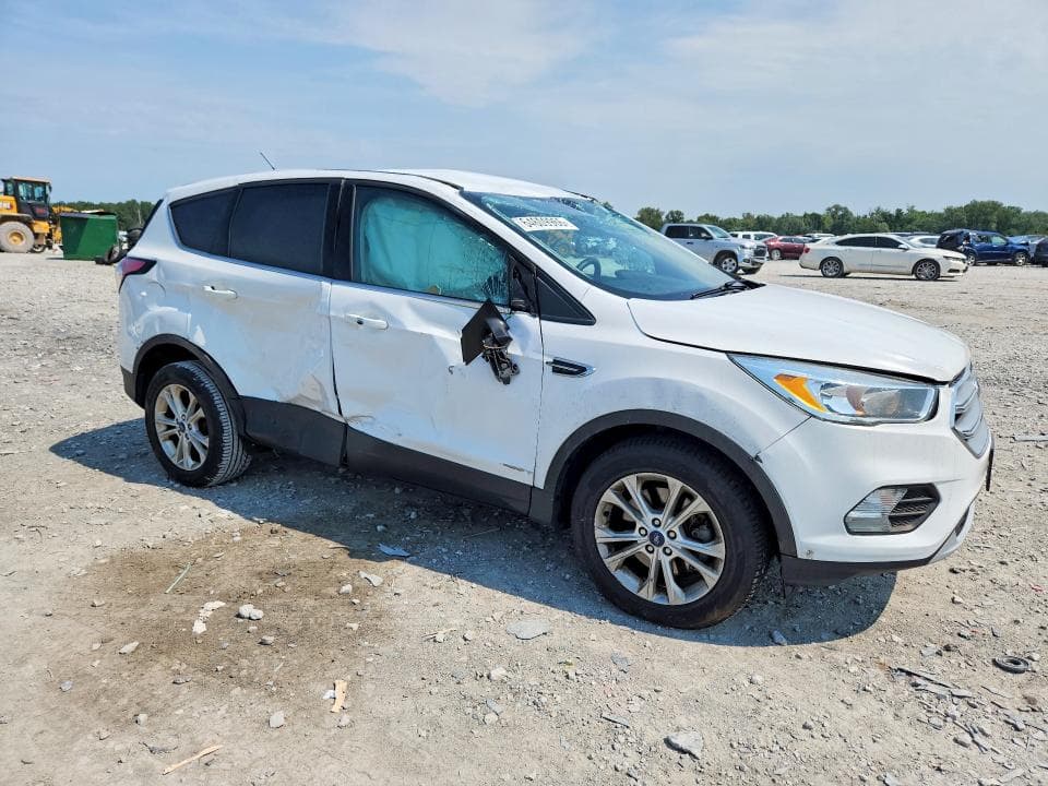 2017 FORD ESCAPE SE 4