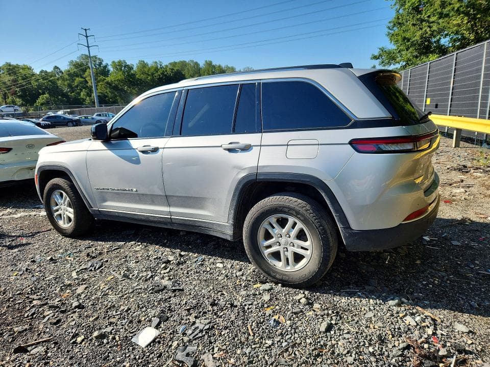 2023 JEEP GRAND CHEROKEE LAREDO 2