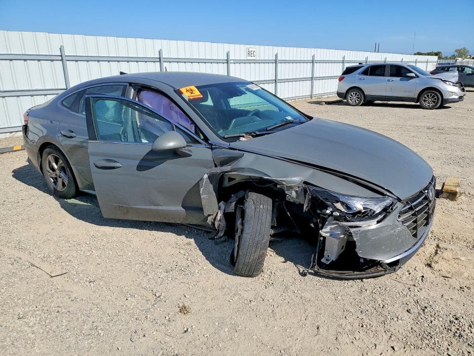 2021 HYUNDAI SONATA SE 4