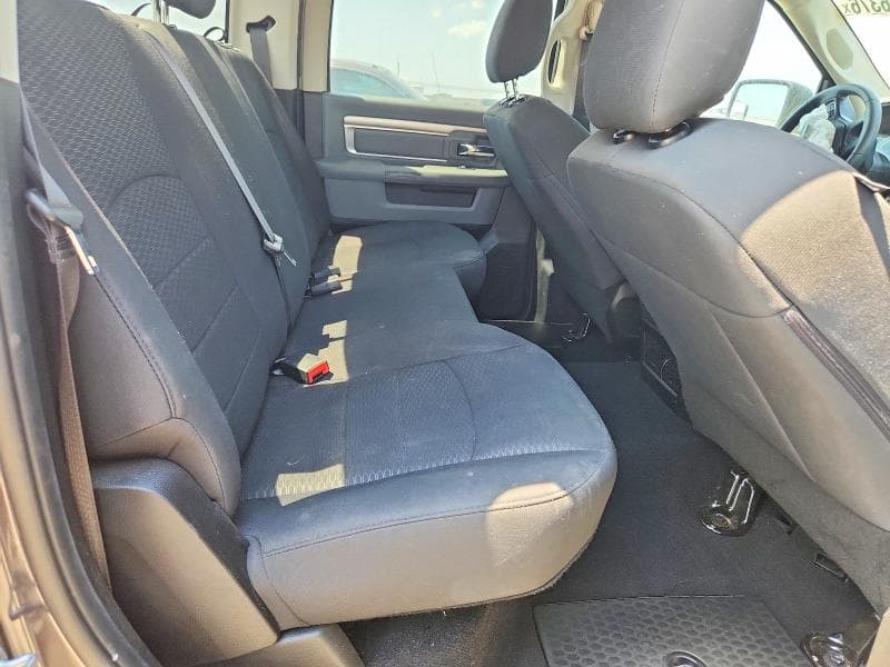 2019 RAM 1500 CLASSIC SLT 10
