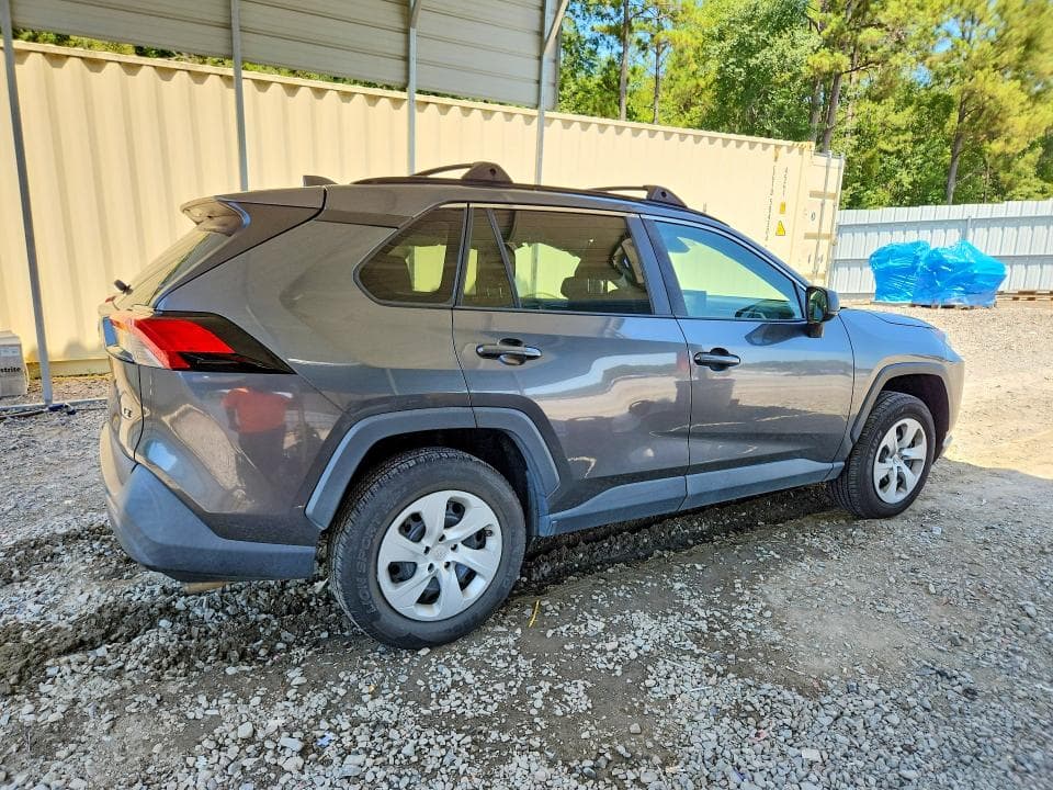 2020 TOYOTA RAV4 LE 3