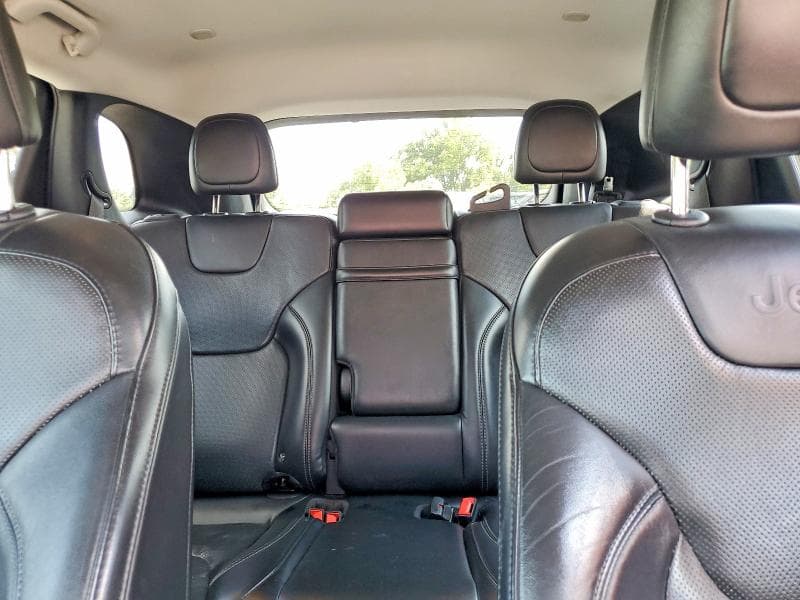 2019 JEEP CHEROKEE LIMITED 10