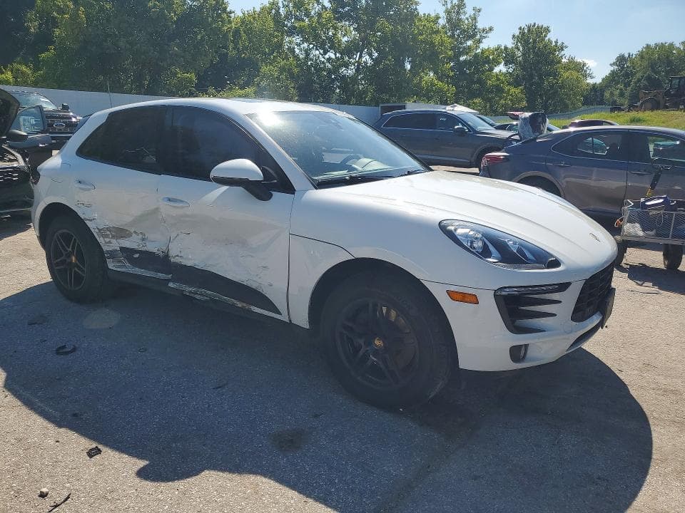 2018 PORSCHE MACAN 4