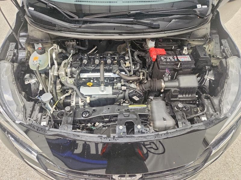 2025 NISSAN VERSA SV 11