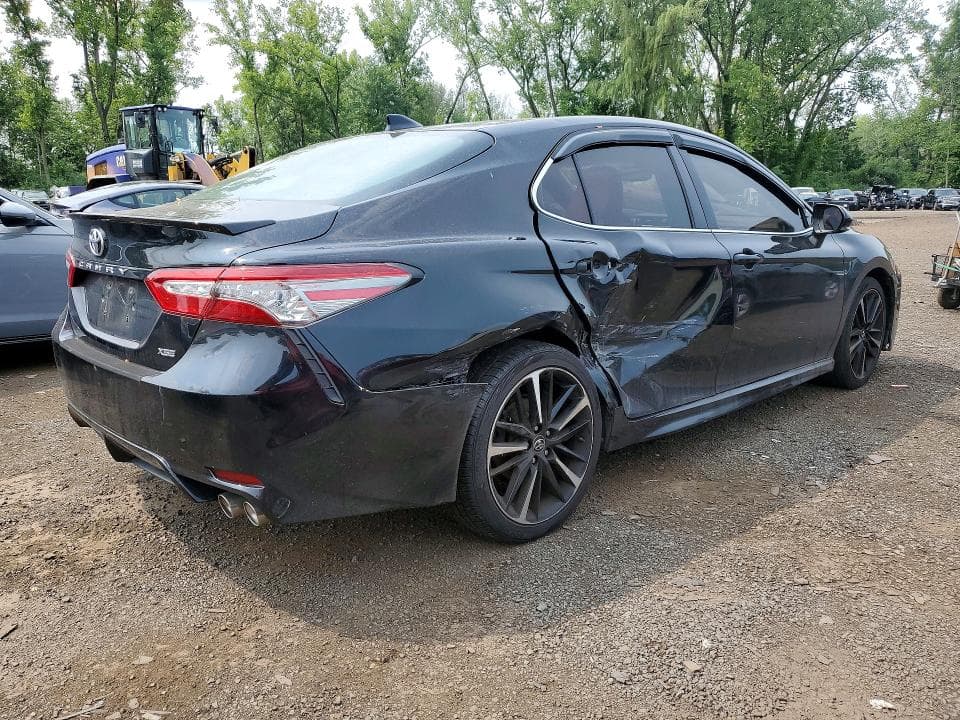 2019 TOYOTA CAMRY XSE 3