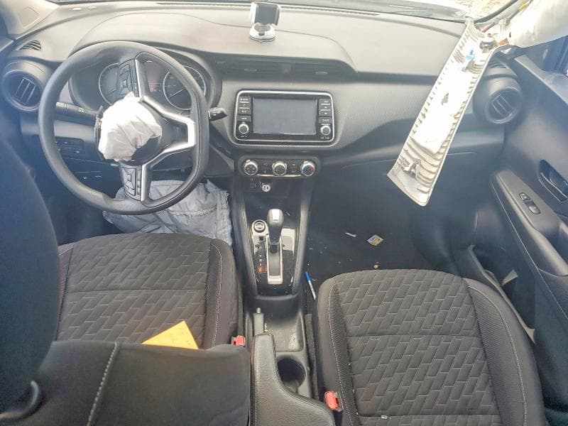2021 NISSAN KICKS S 8