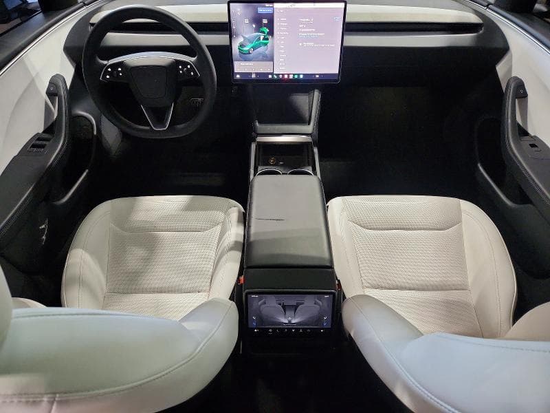 2025 TESLA MODEL 3 8