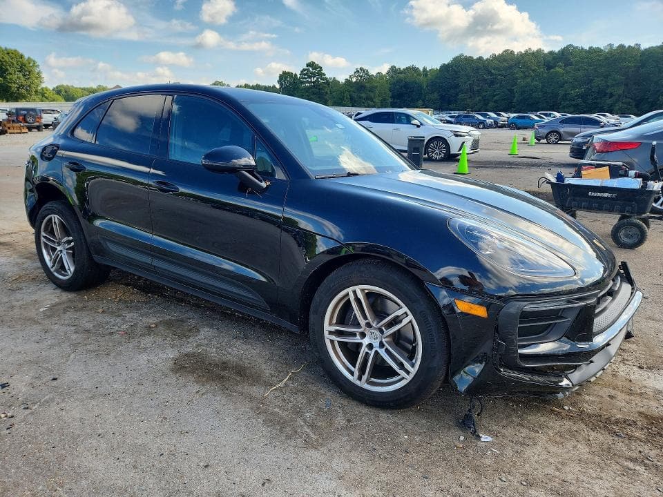 2023 PORSCHE MACAN BASE 4