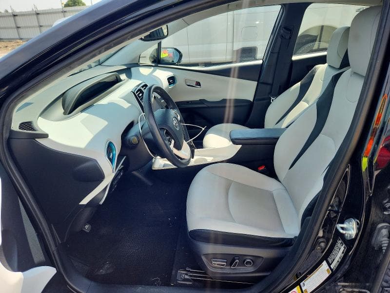 2017 TOYOTA PRIUS FOUR 7