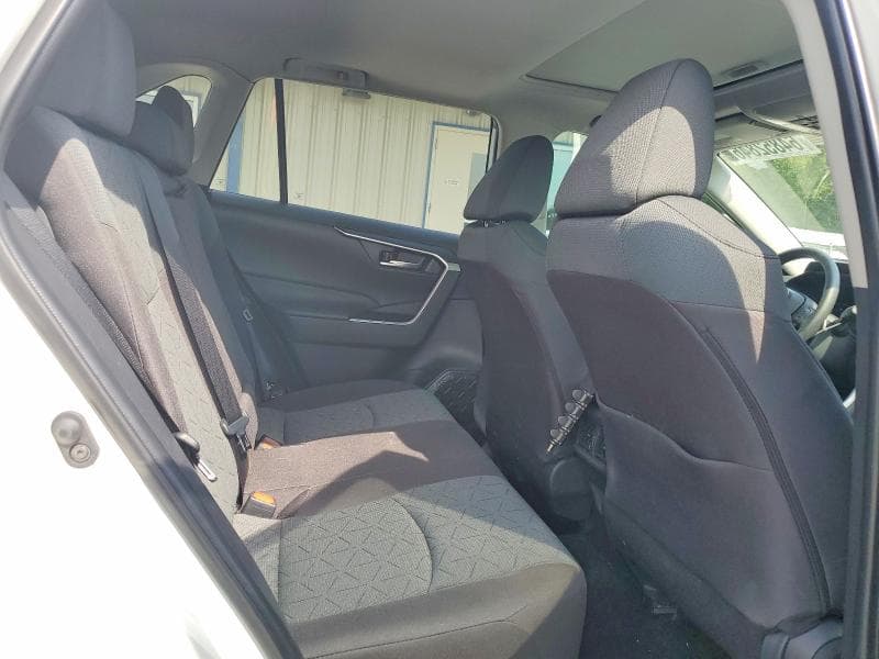 2025 TOYOTA RAV4 XLE 11