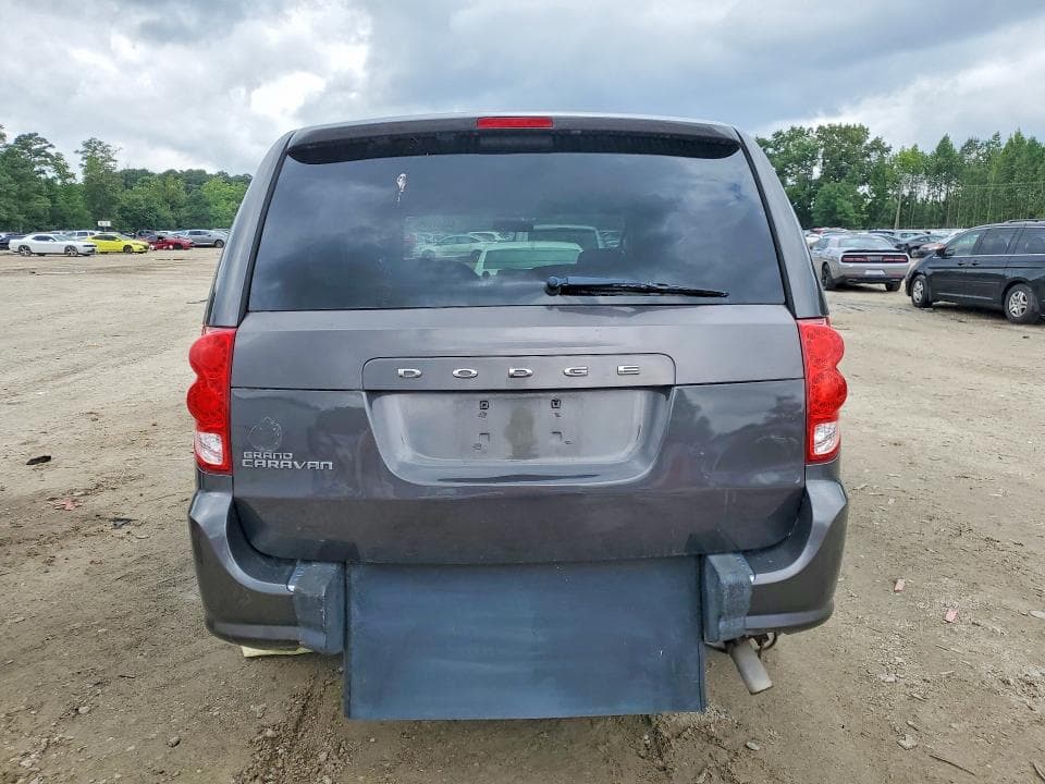 2017 DODGE GRAND CARAVAN SE 6