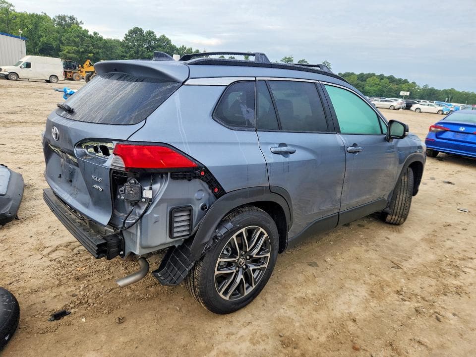 2026 TOYOTA COROLLA CROSS XLE 3