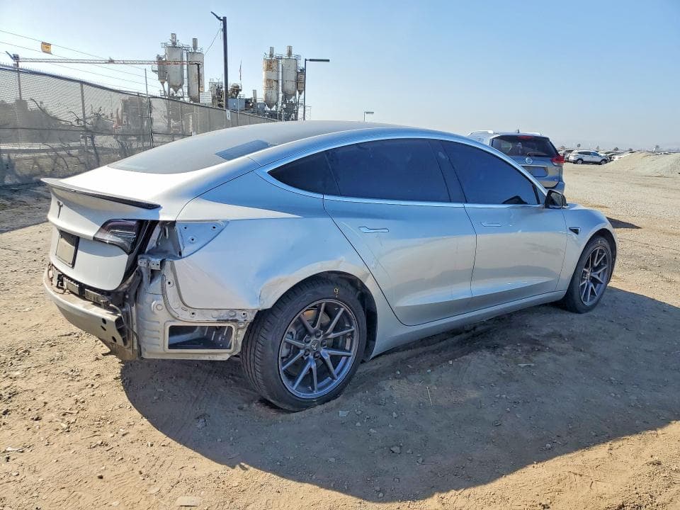 2018 TESLA MODEL 3 3