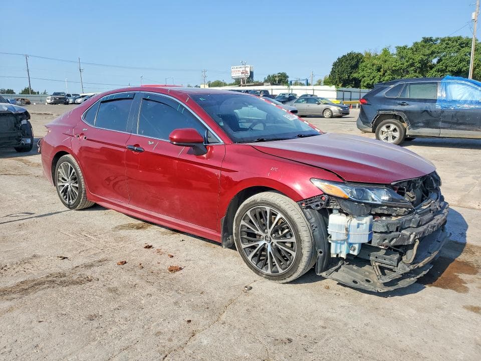 2018 TOYOTA CAMRY SE 4