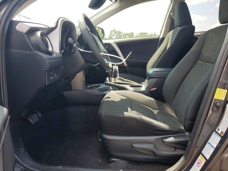 2017 TOYOTA RAV4 LE 7