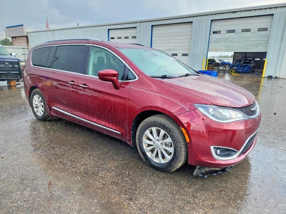 2019 CHRYSLER PACIFICA TOURING L 4