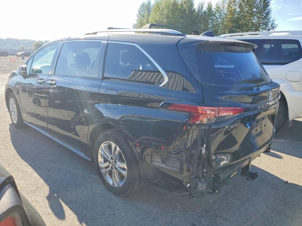 2021 TOYOTA SIENNA PLATINUM 7-PASSENGER 2
