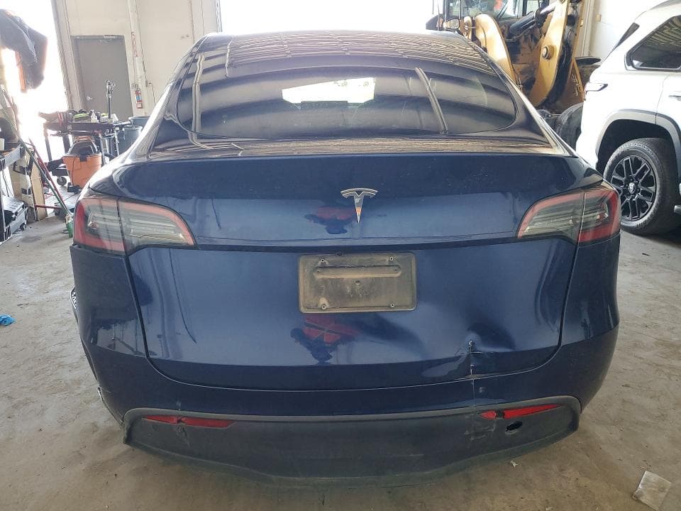 2025 TESLA MODEL Y 6