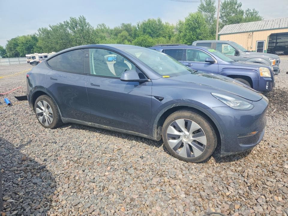 2023 TESLA MODEL Y 4