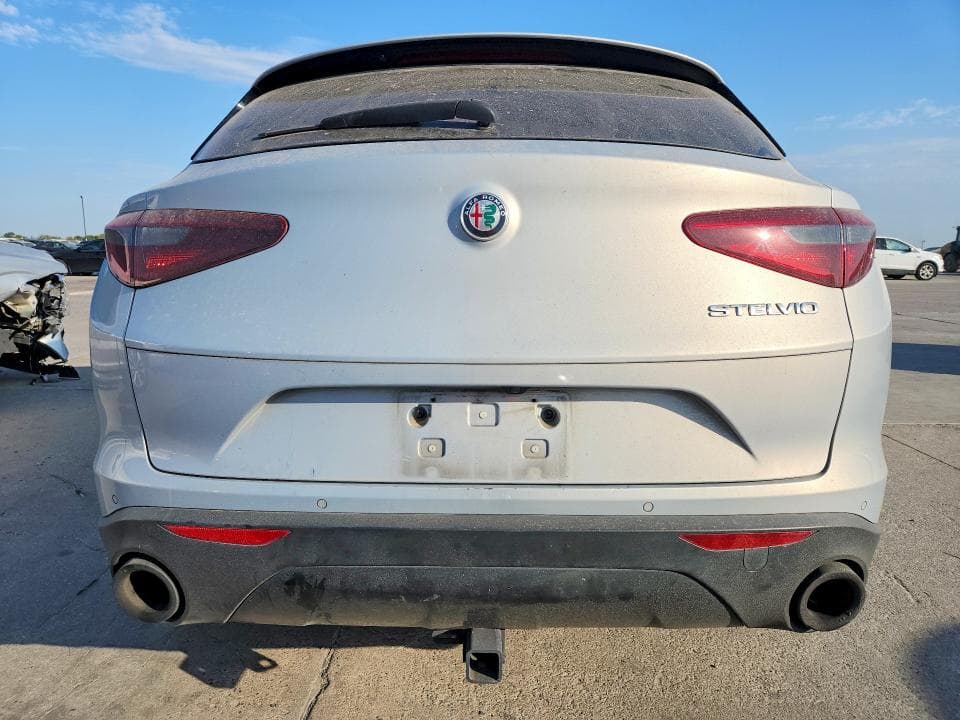 2022 ALFA ROMEO STELVIO 6