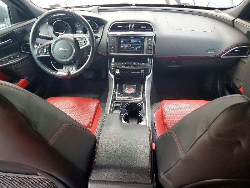 2017 JAGUAR XE R - SPORT 8