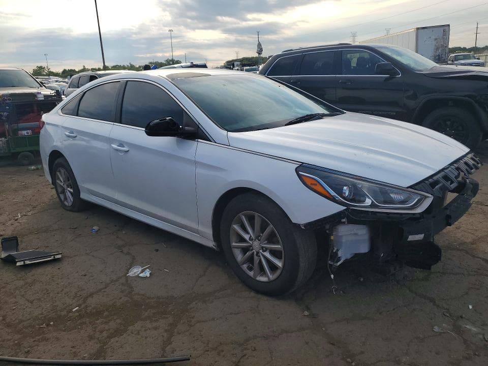 2019 HYUNDAI SONATA SE 4